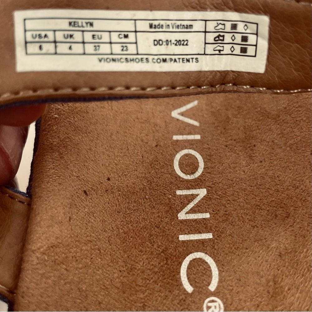 Beautiful barely worn Vionic denim sandals size 6 - Picture 8 of 8